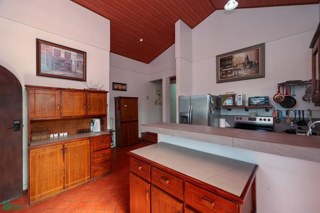 Prime location home