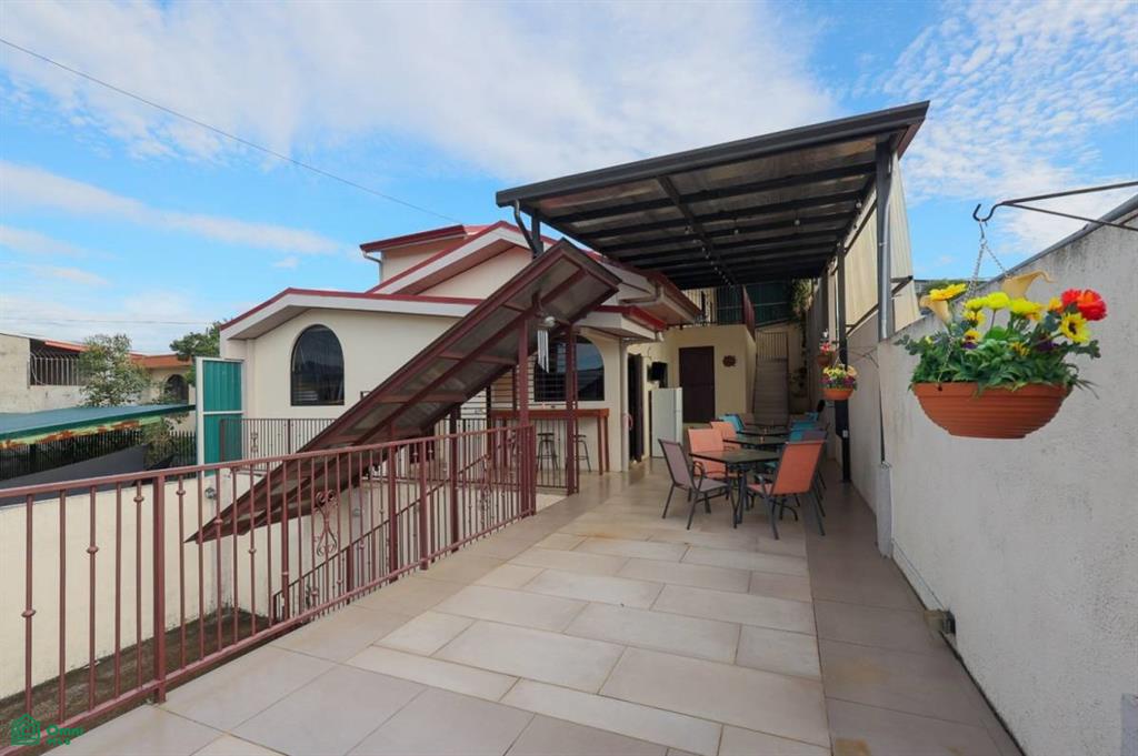 Prime location home