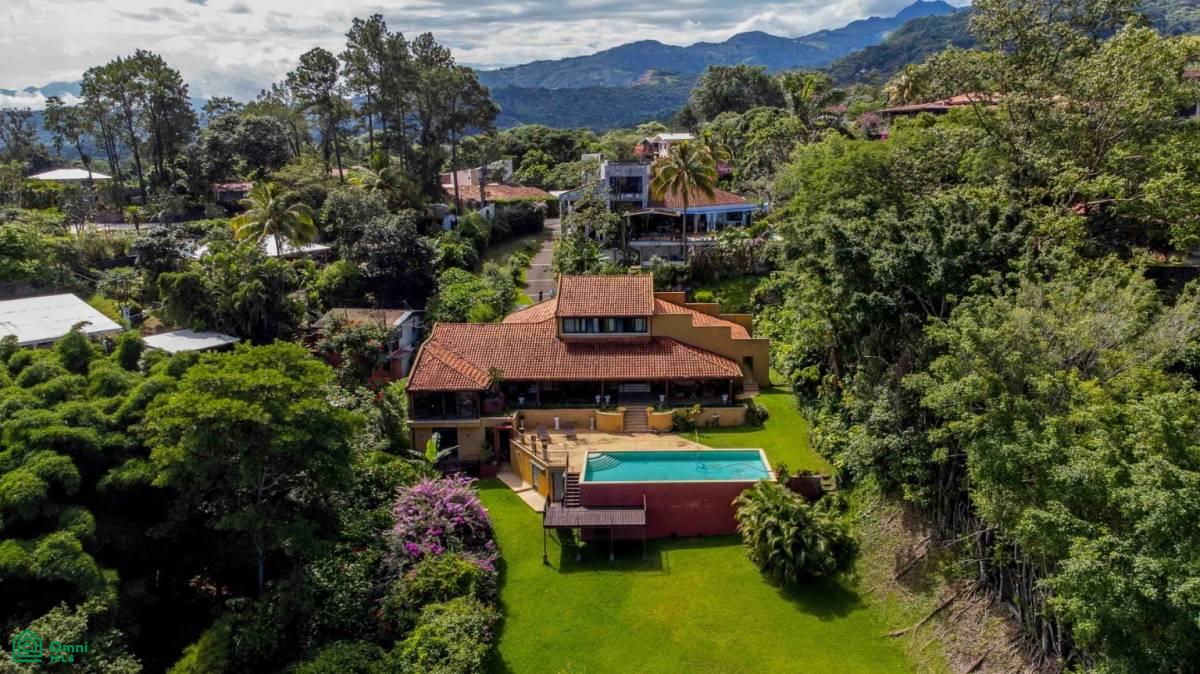 Italian Villa With Views , Piedades, San Jose
