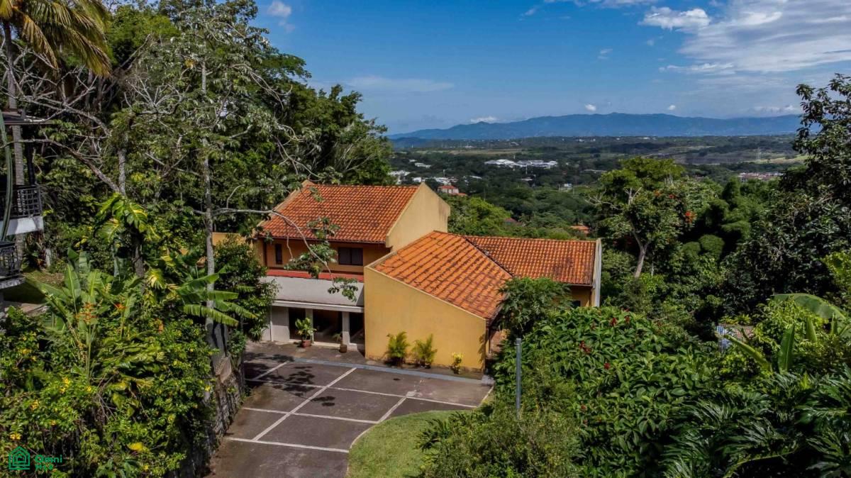 Italian Villa With Views , Piedades, San Jose