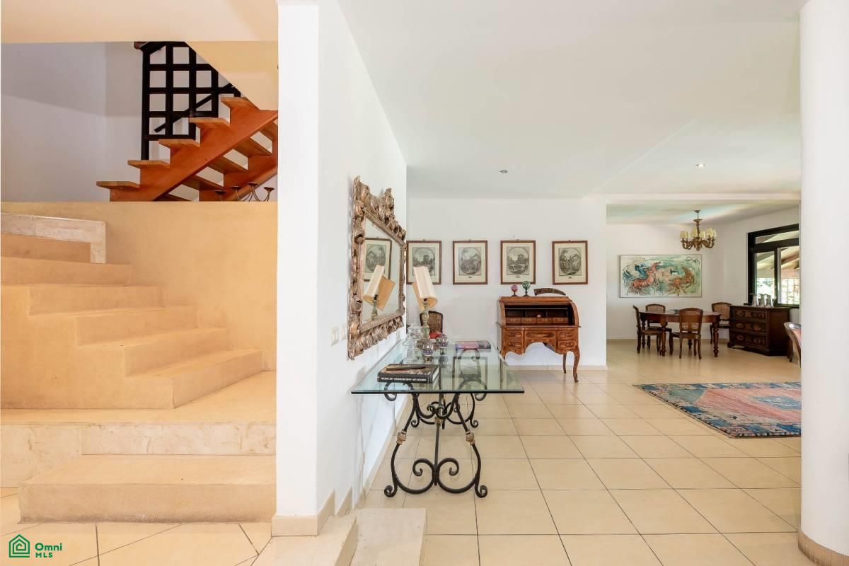 Italian Villa With Views , Piedades, San Jose