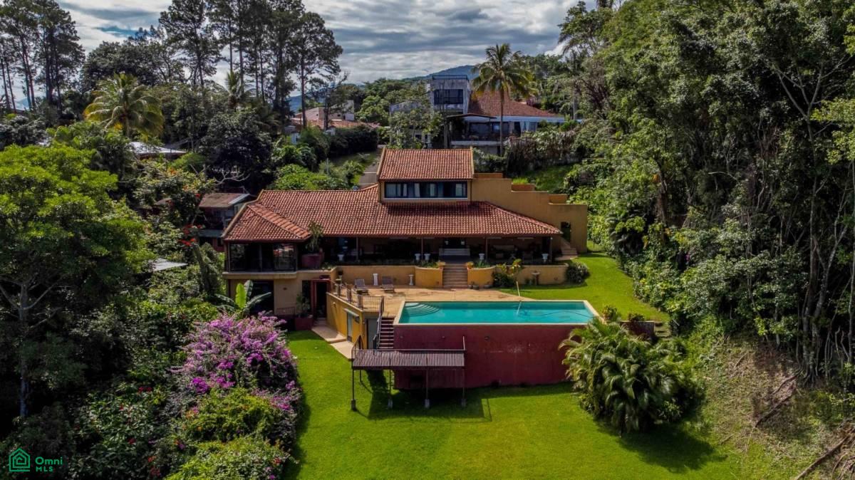 Italian Villa With Views , Piedades, San Jose