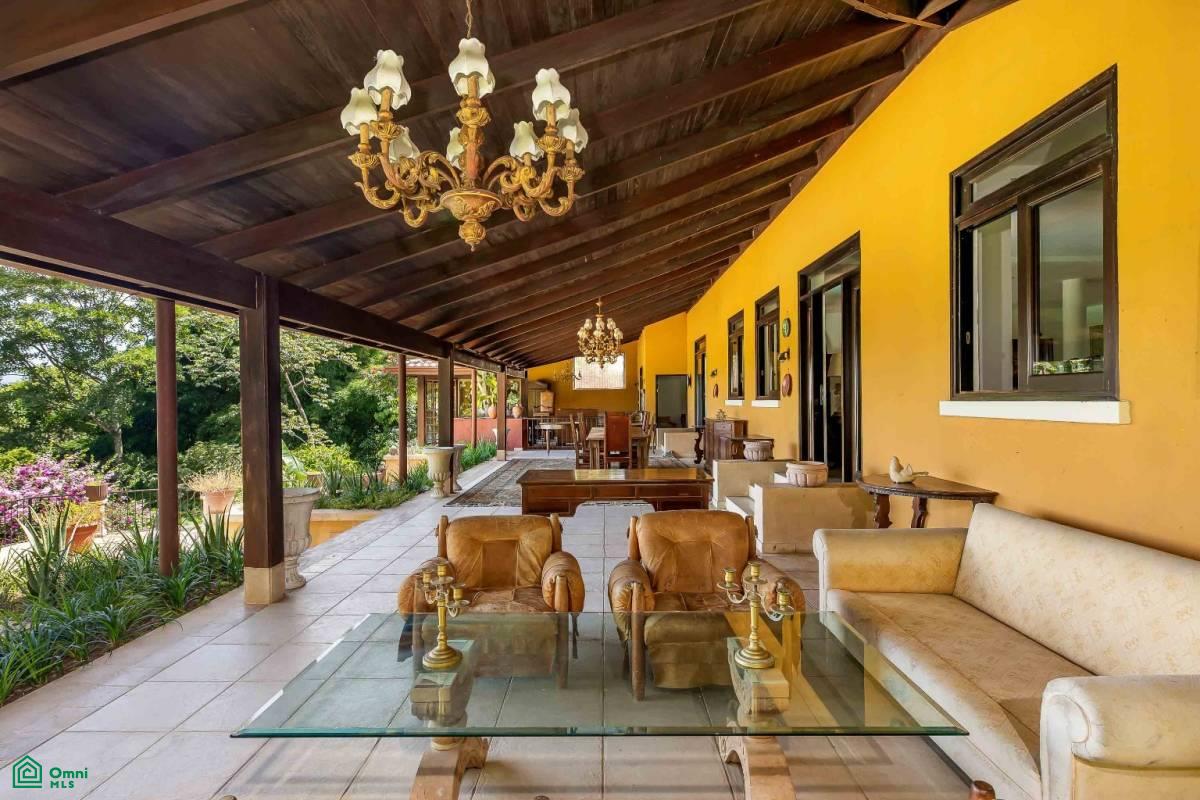 Italian Villa With Views , Piedades, San Jose