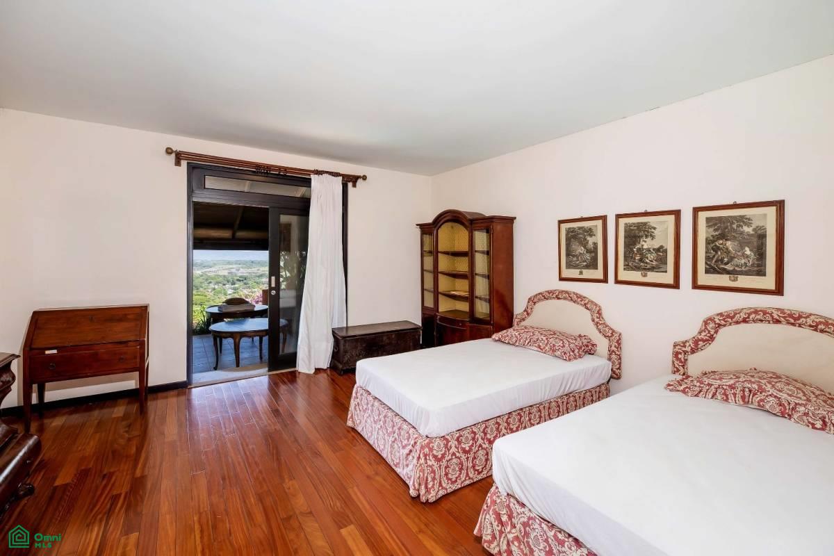 Italian Villa With Views , Piedades, San Jose