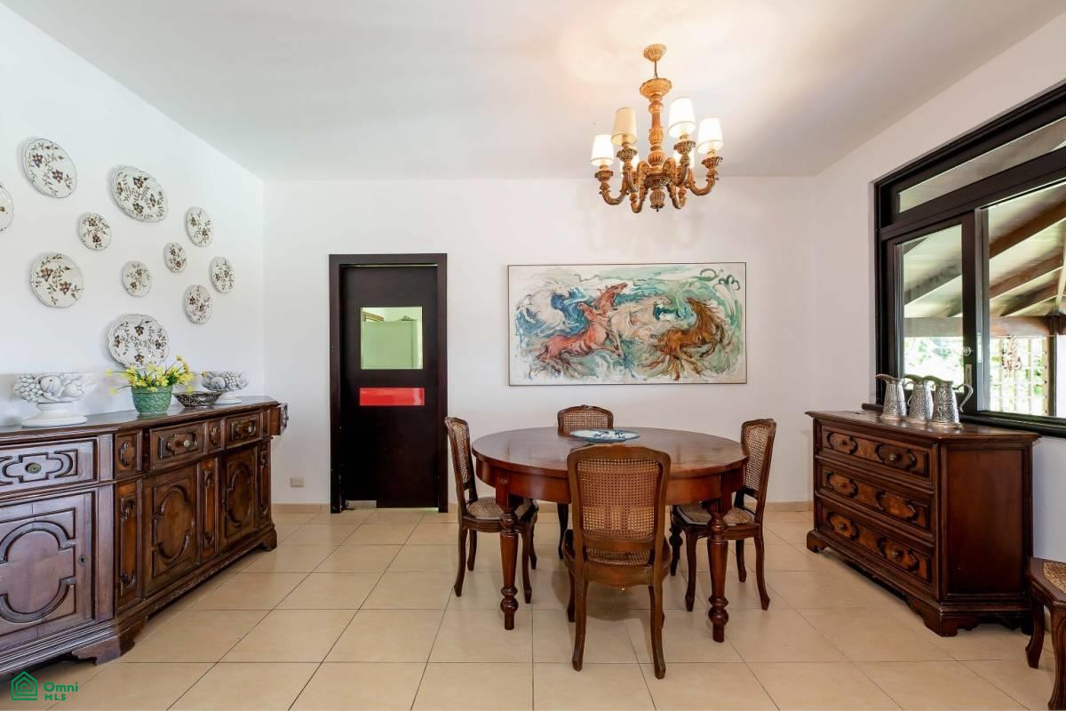 Italian Villa With Views , Piedades, San Jose