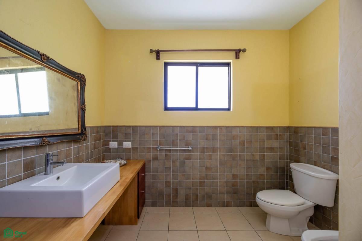 Italian Villa With Views , Piedades, San Jose