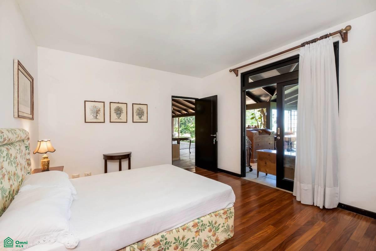 Italian Villa With Views , Piedades, San Jose