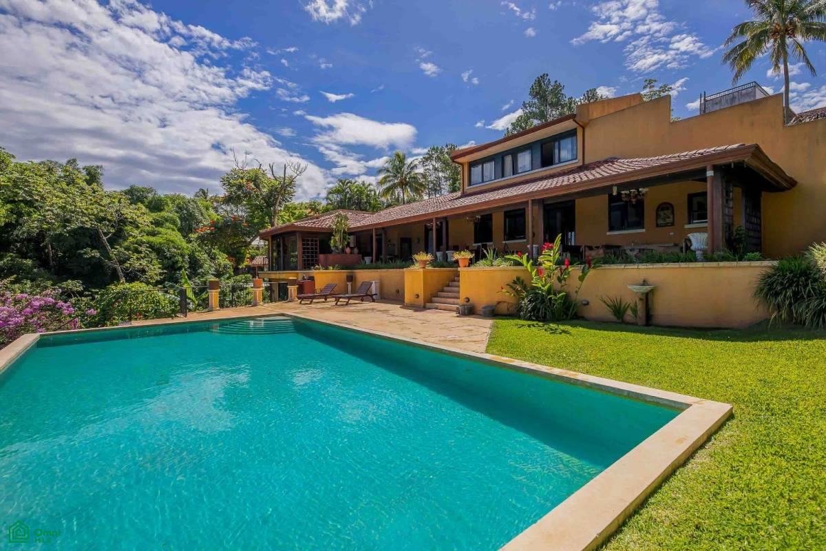Italian Villa With Views , Piedades, San Jose