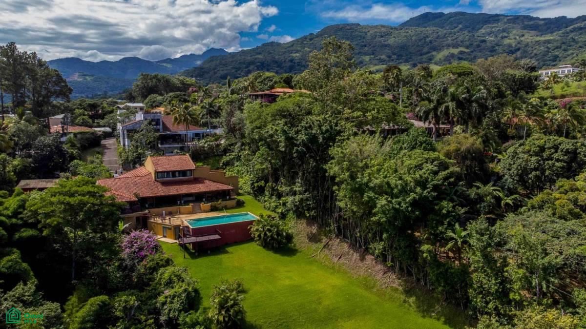 Italian Villa With Views , Piedades, San Jose