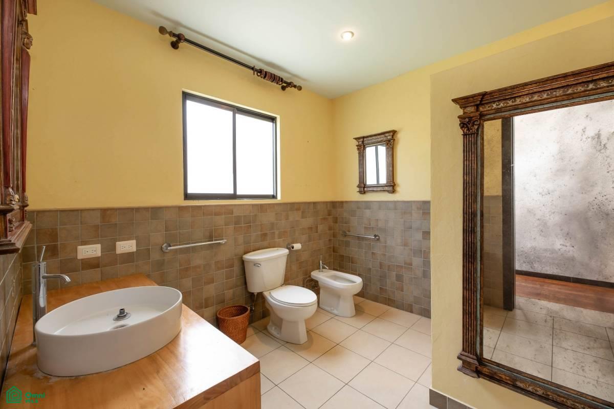 Italian Villa With Views , Piedades, San Jose