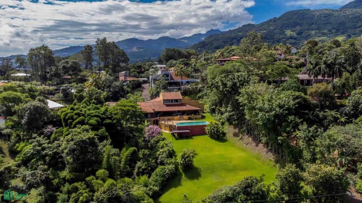 Italian Villa With Views , Piedades, San Jose
