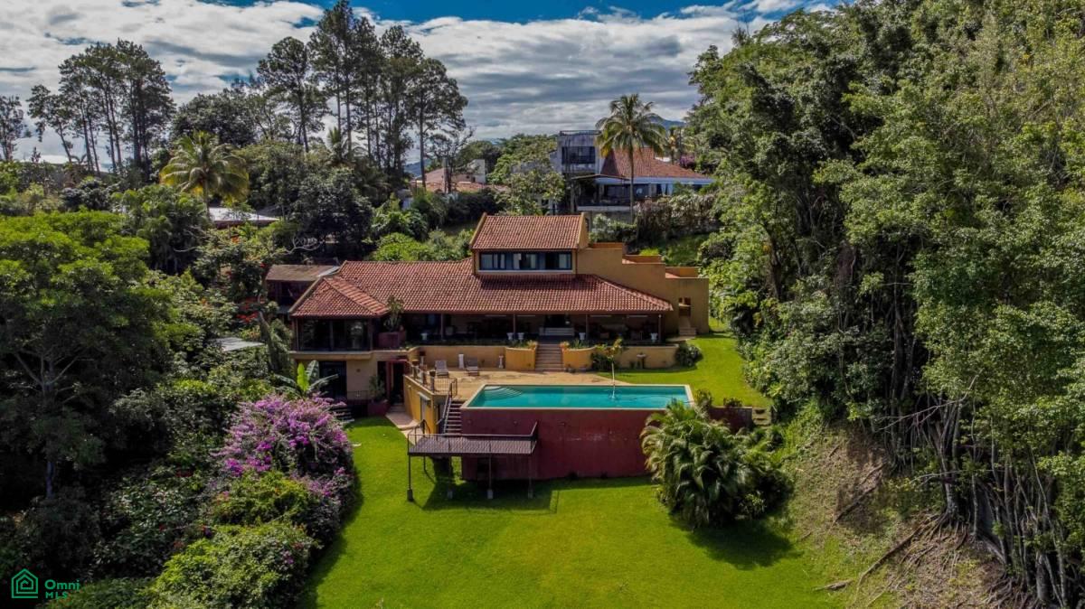 Italian Villa With Views , Piedades, San Jose