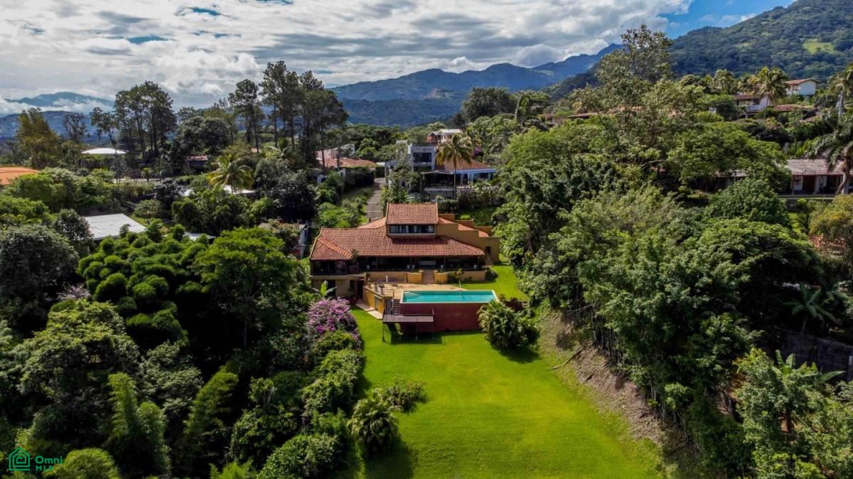 Italian Villa With Views , Piedades, San Jose