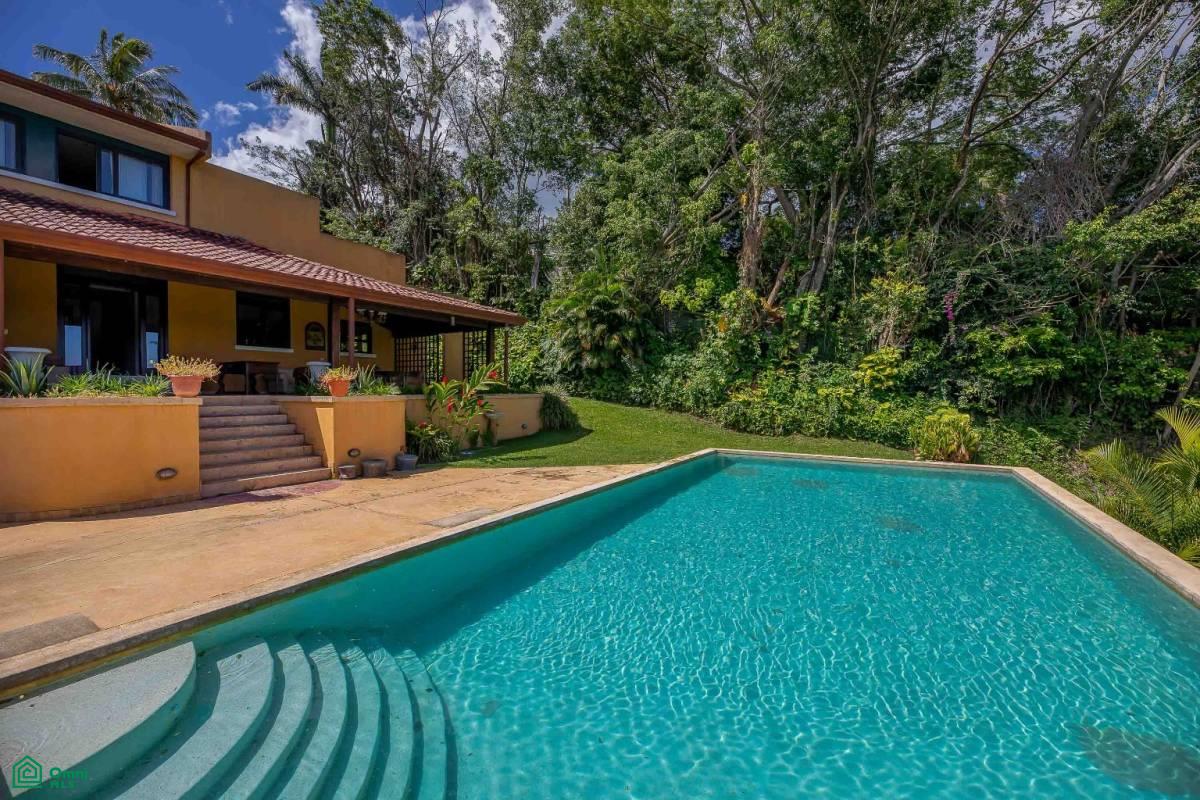Italian Villa With Views , Piedades, San Jose