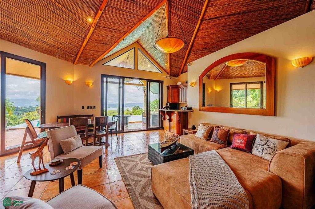 Luxury Lakefront Villa , Arenal, Guanacaste