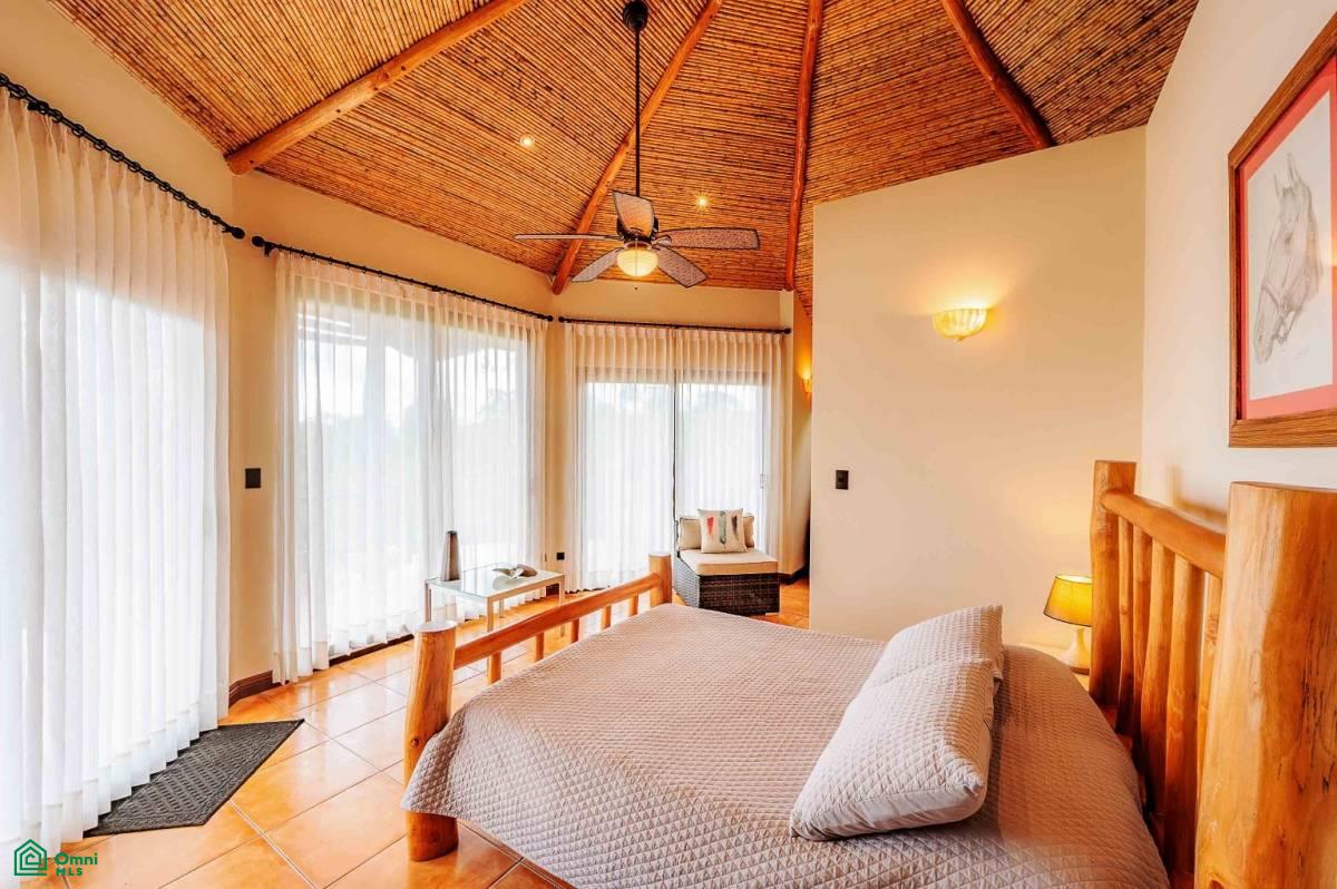 Luxury Lakefront Villa , Arenal, Guanacaste