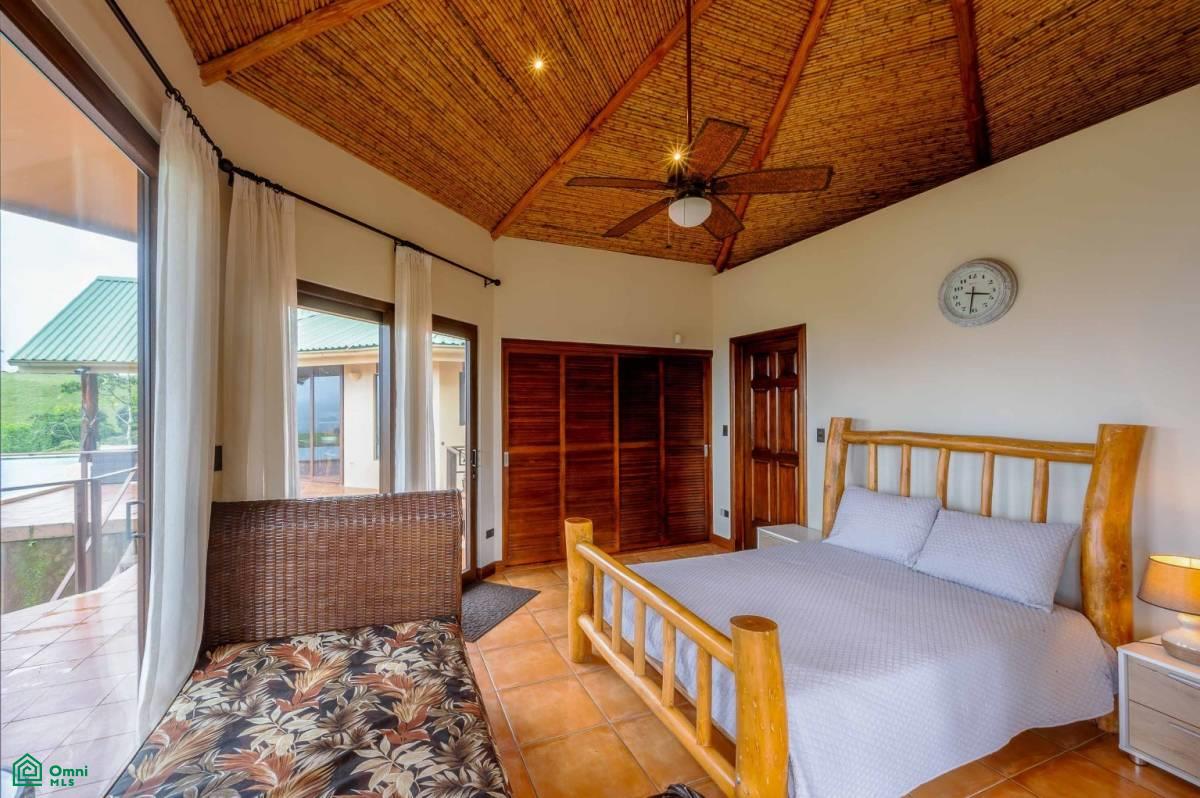 Luxury Lakefront Villa , Arenal, Guanacaste