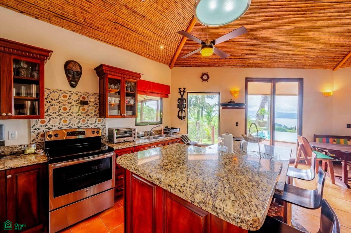 Luxury Lakefront Villa , Arenal, Guanacaste