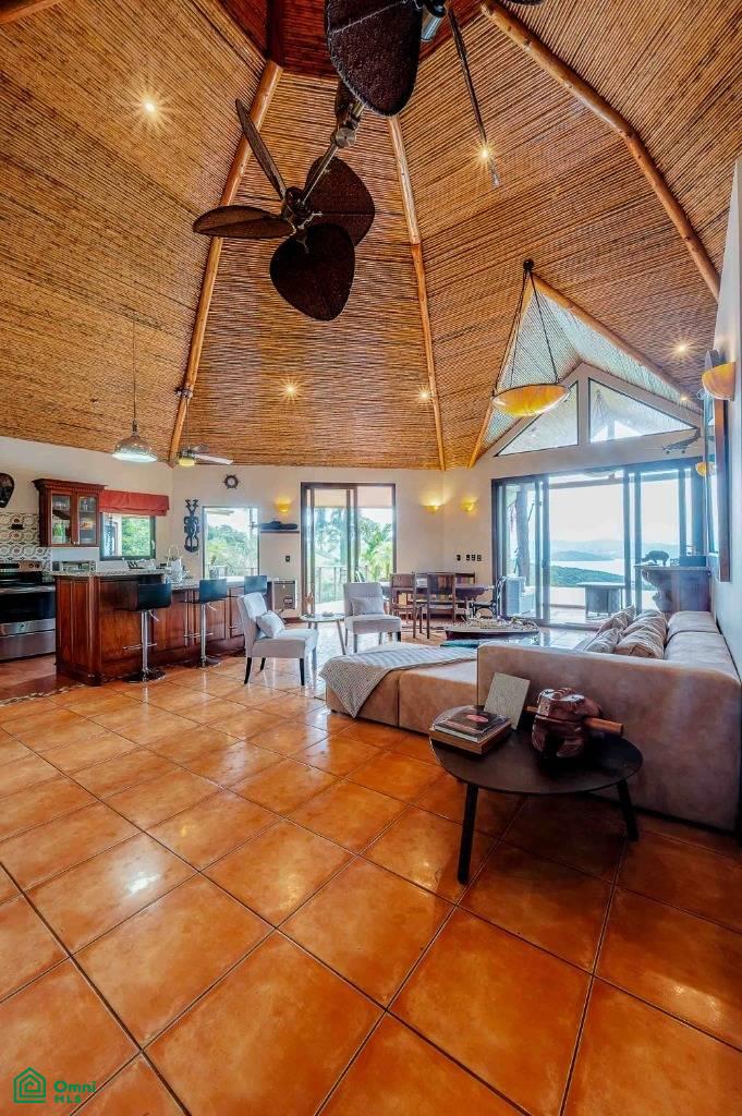 Luxury Lakefront Villa , Arenal, Guanacaste