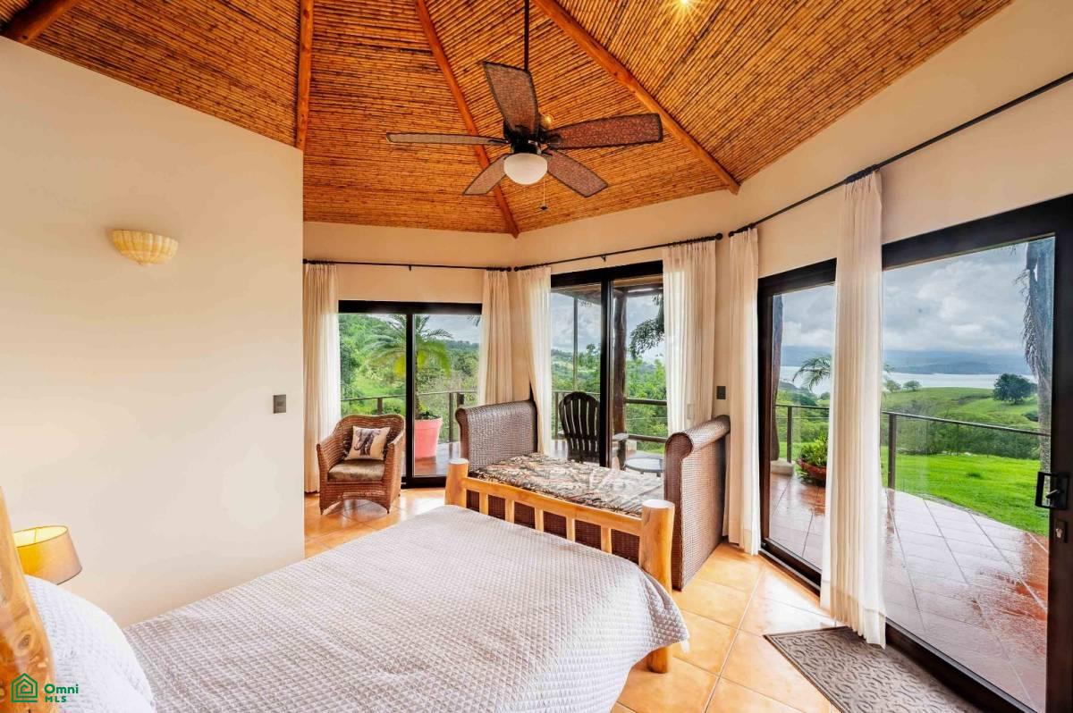 Luxury Lakefront Villa , Arenal, Guanacaste