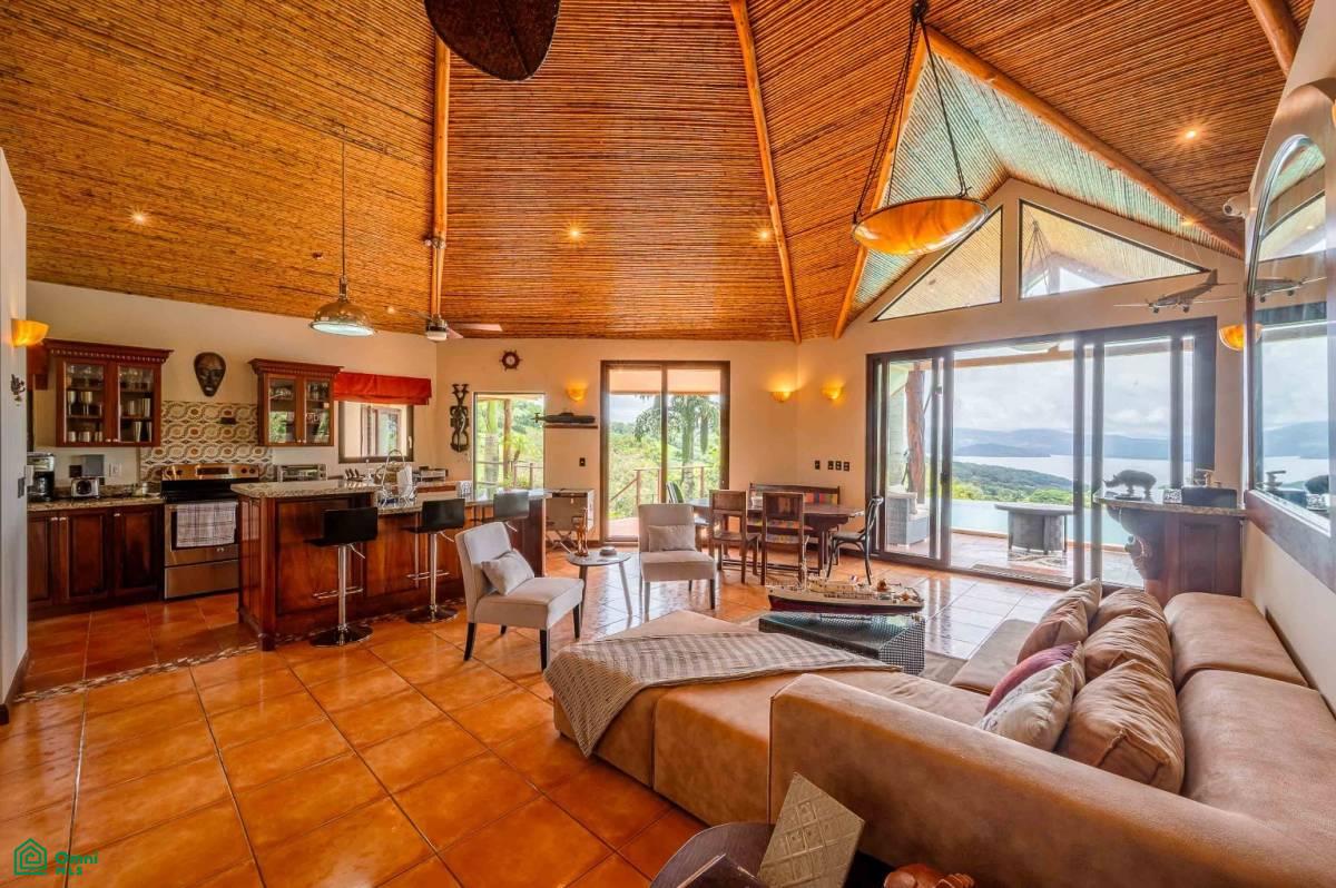 Luxury Lakefront Villa , Arenal, Guanacaste