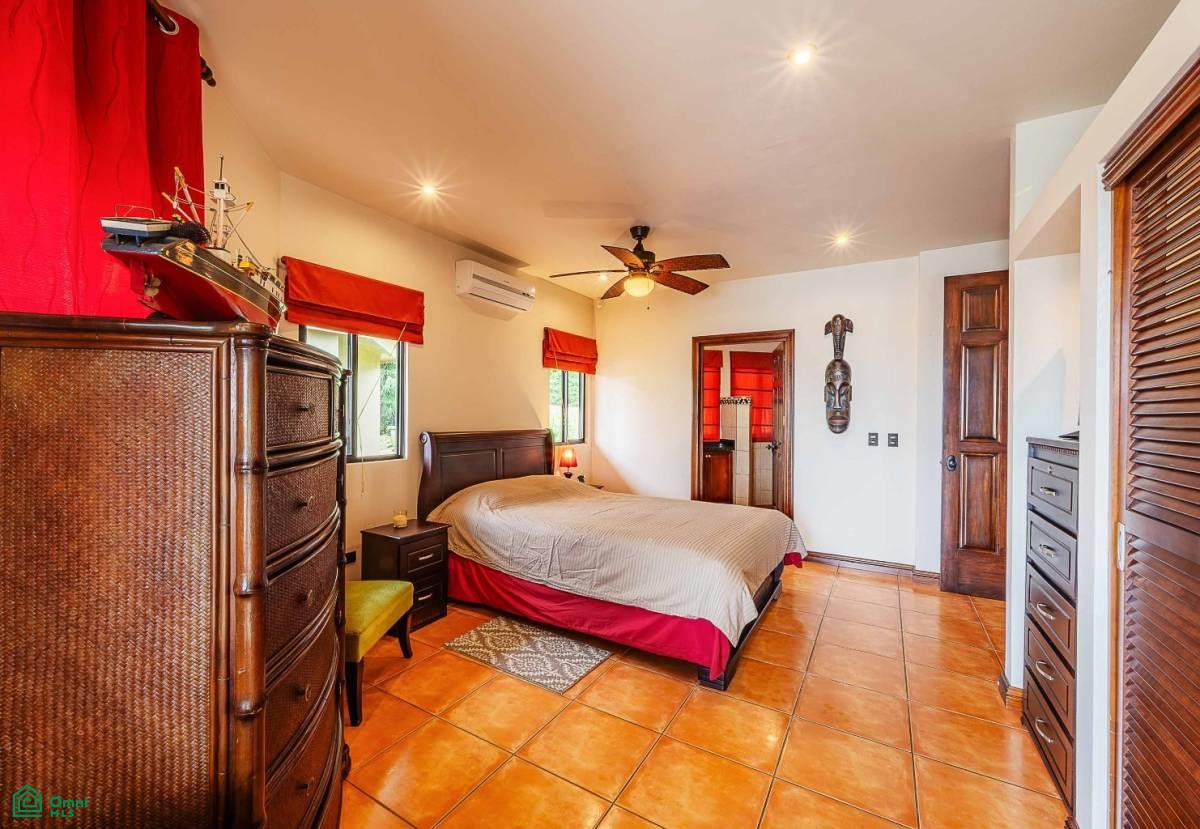 Luxury Lakefront Villa , Arenal, Guanacaste