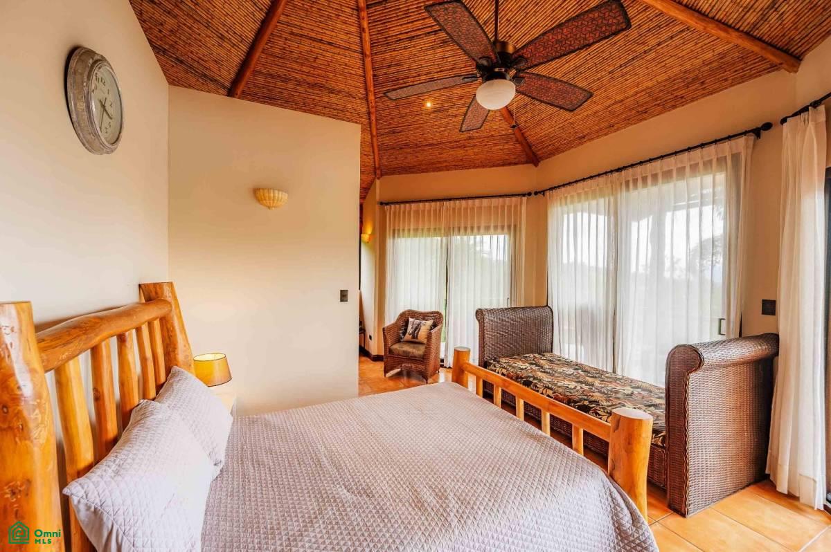 Luxury Lakefront Villa , Arenal, Guanacaste