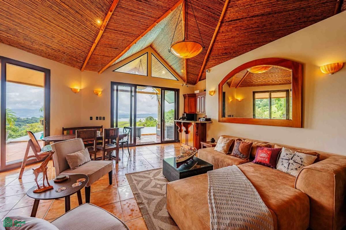 Luxury Lakefront Villa , Arenal, Guanacaste
