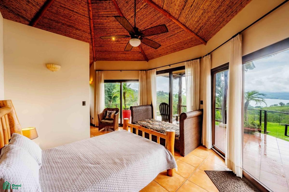 Luxury Lakefront Villa , Arenal, Guanacaste