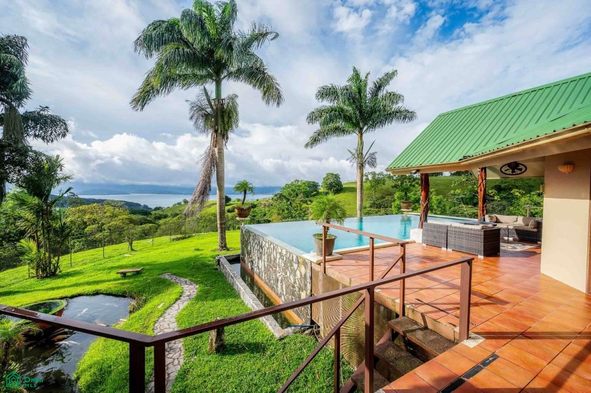 Luxury Lakefront Villa , Arenal, Guanacaste