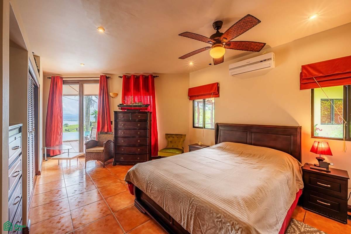 Luxury Lakefront Villa , Arenal, Guanacaste