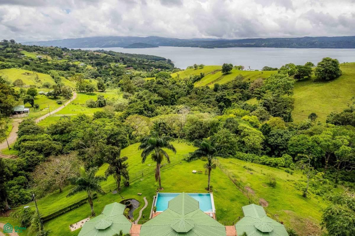 Luxury Lakefront Villa , Arenal, Guanacaste