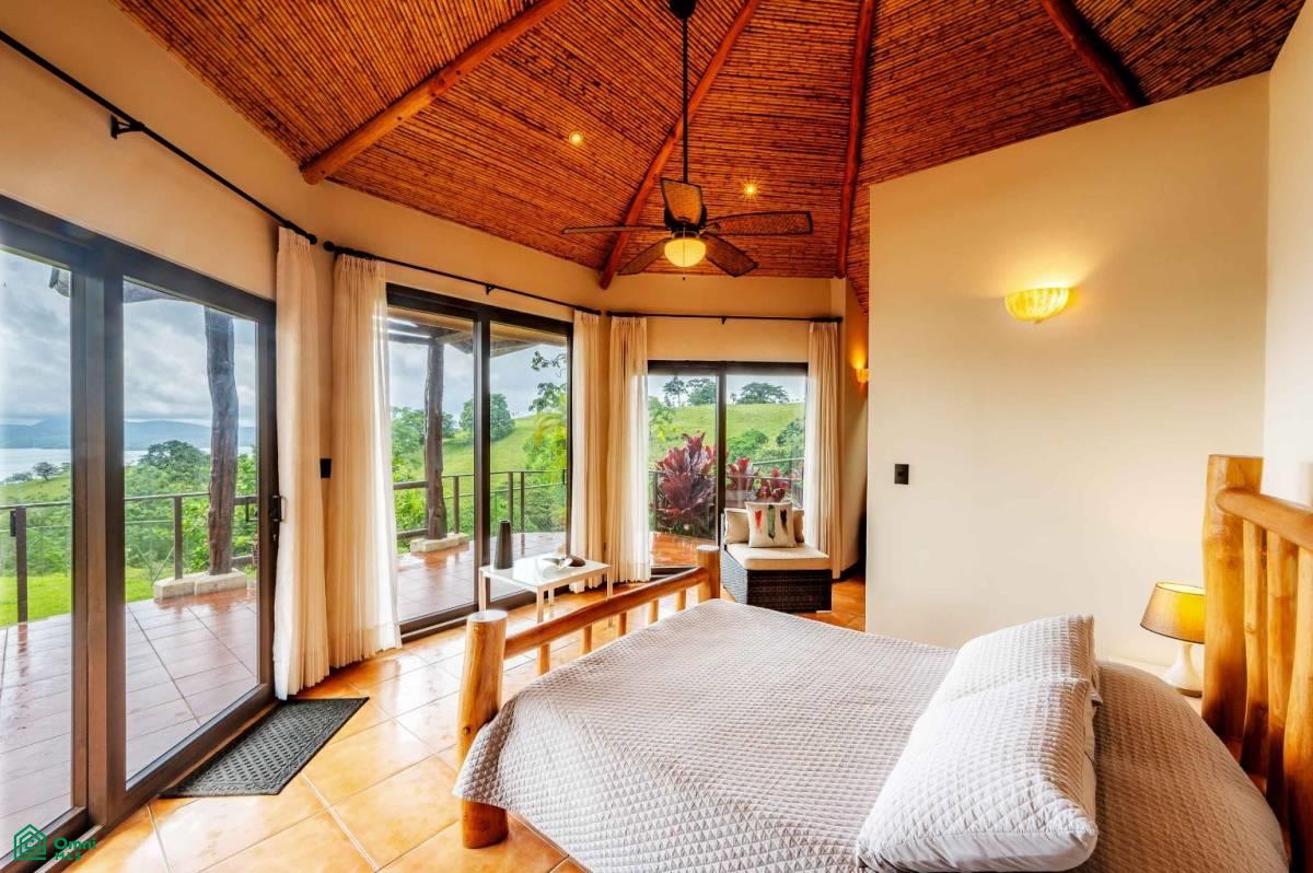Luxury Lakefront Villa , Arenal, Guanacaste