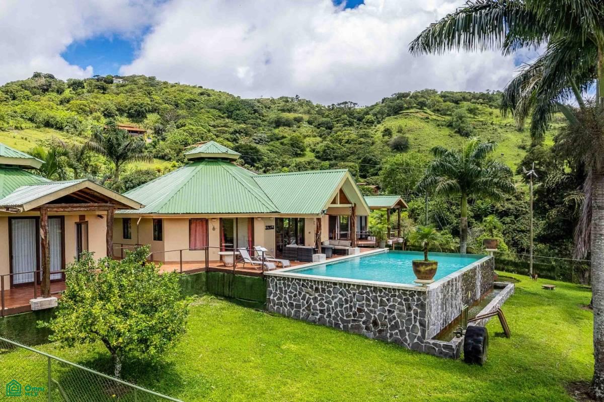 Luxury Lakefront Villa , Arenal, Guanacaste