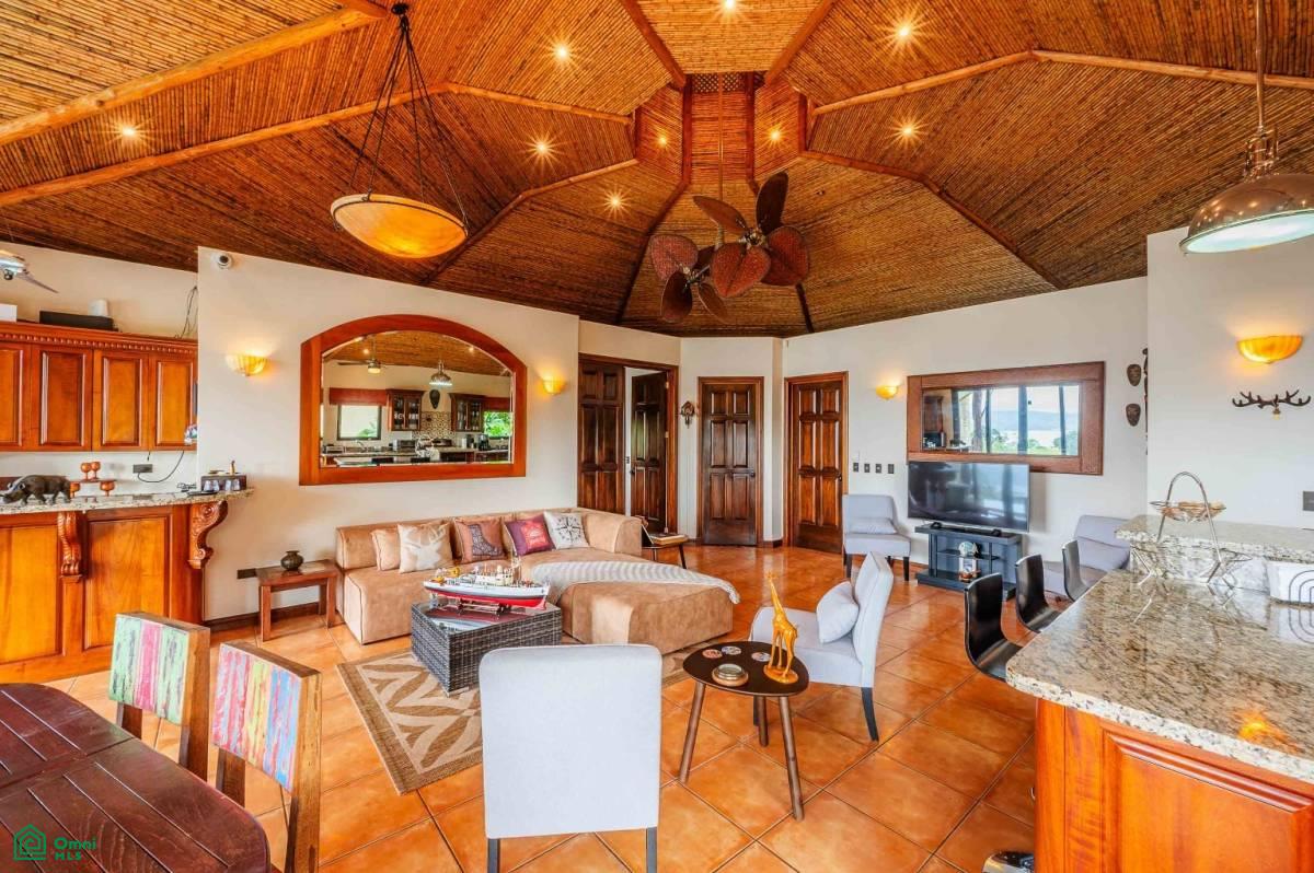 Luxury Lakefront Villa , Arenal, Guanacaste