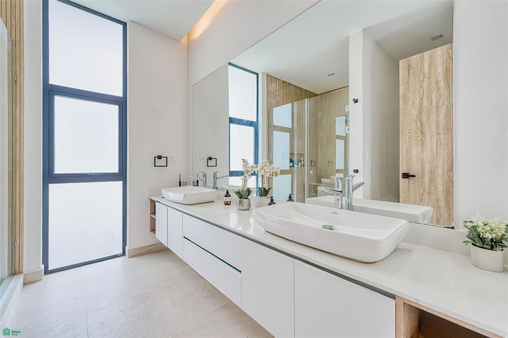 Four Bedroom Luxury Townhome