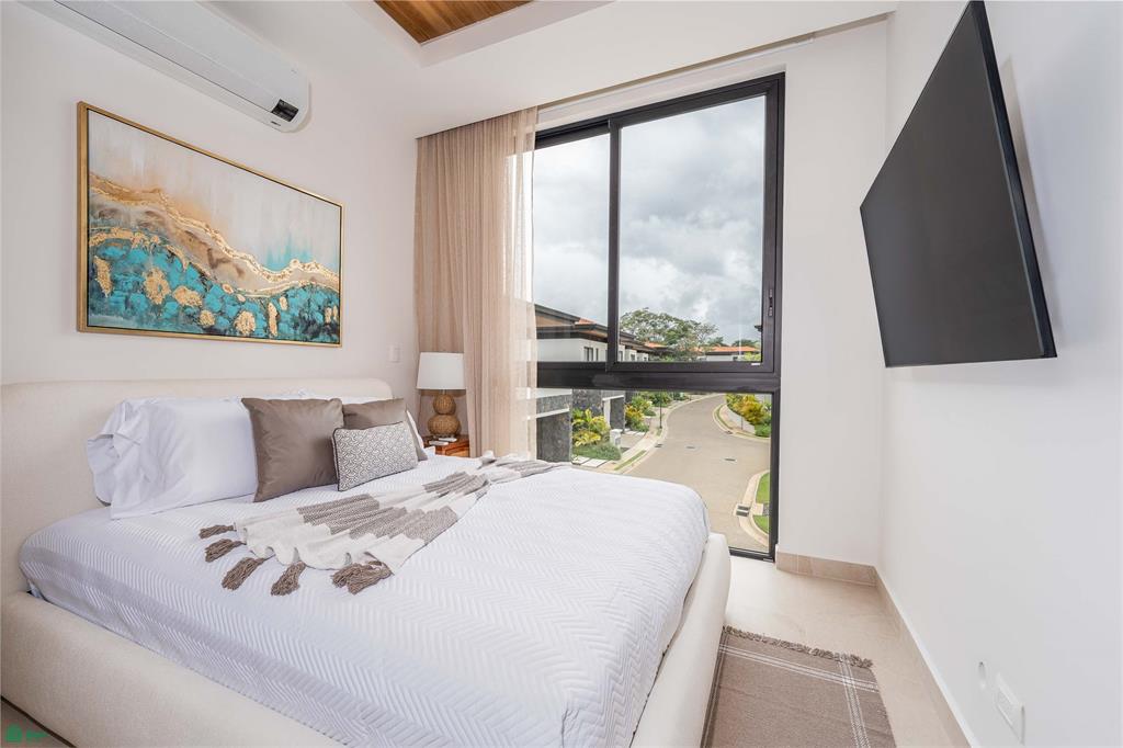 Four Bedroom Luxury Townhome