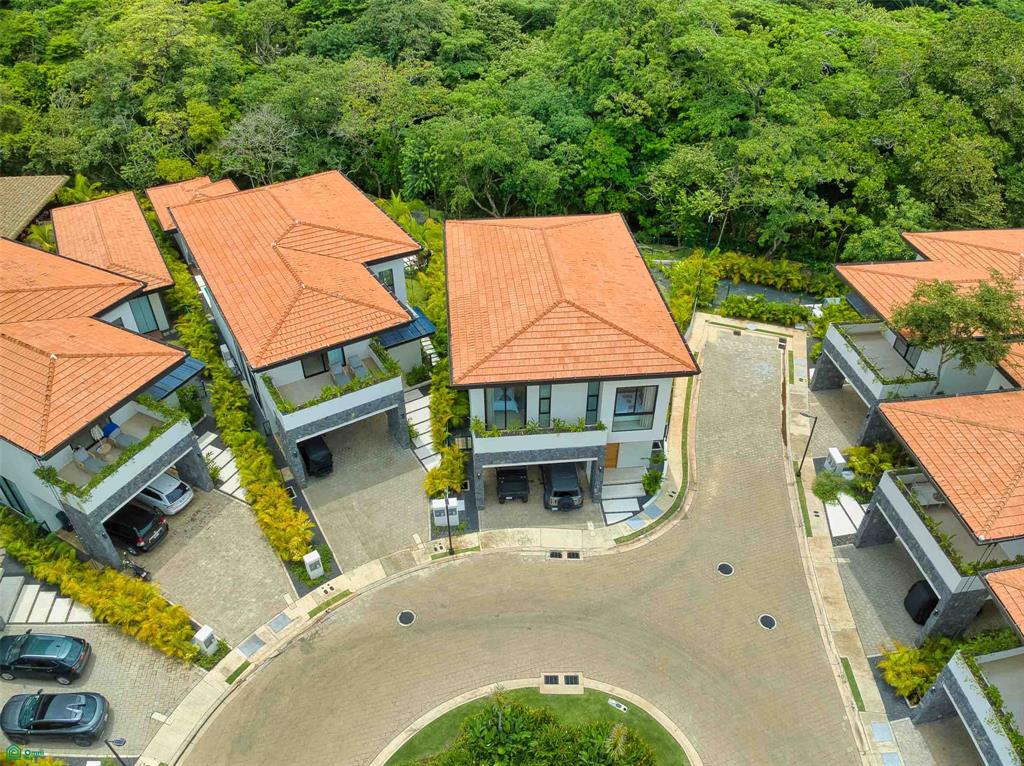 Four Bedroom Luxury Townhome