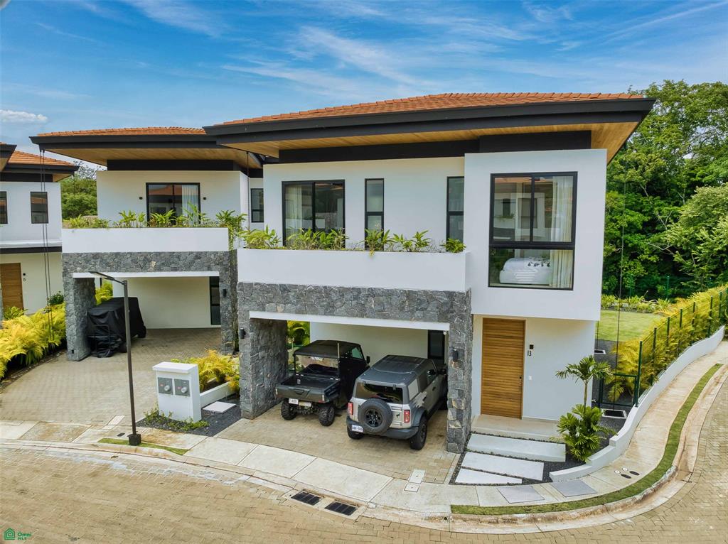 Four Bedroom Luxury Townhome