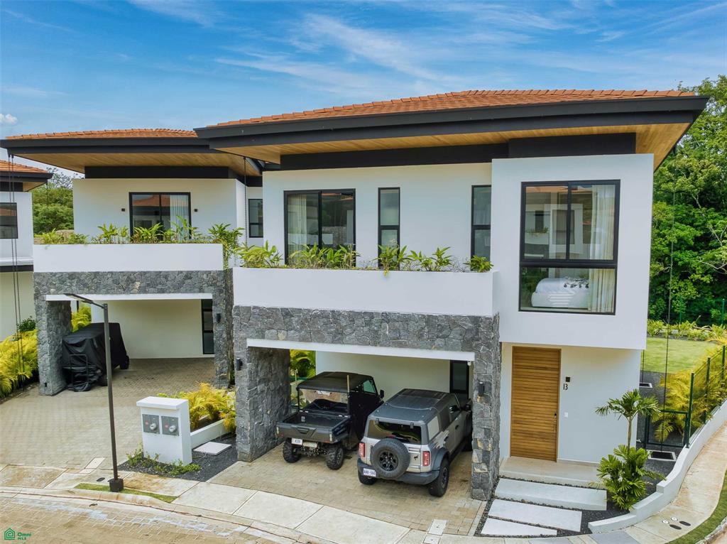 Four Bedroom Luxury Townhome