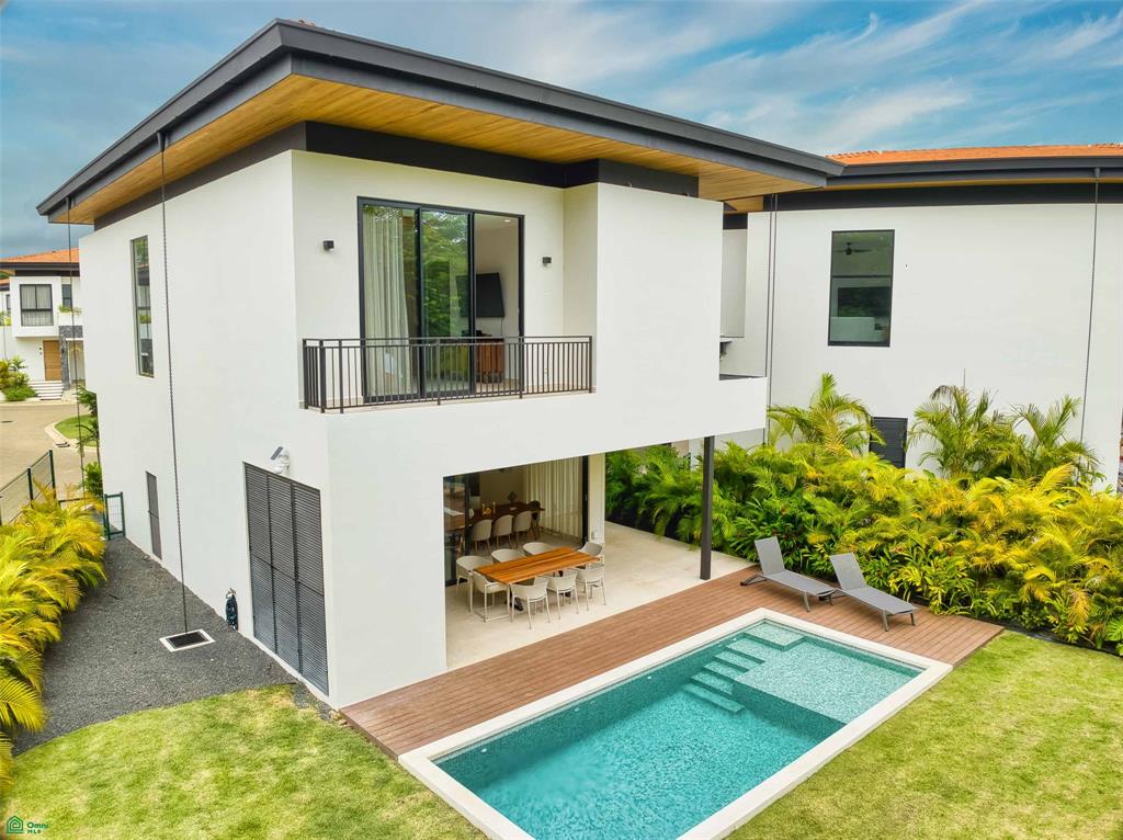 Four Bedroom Luxury Townhome