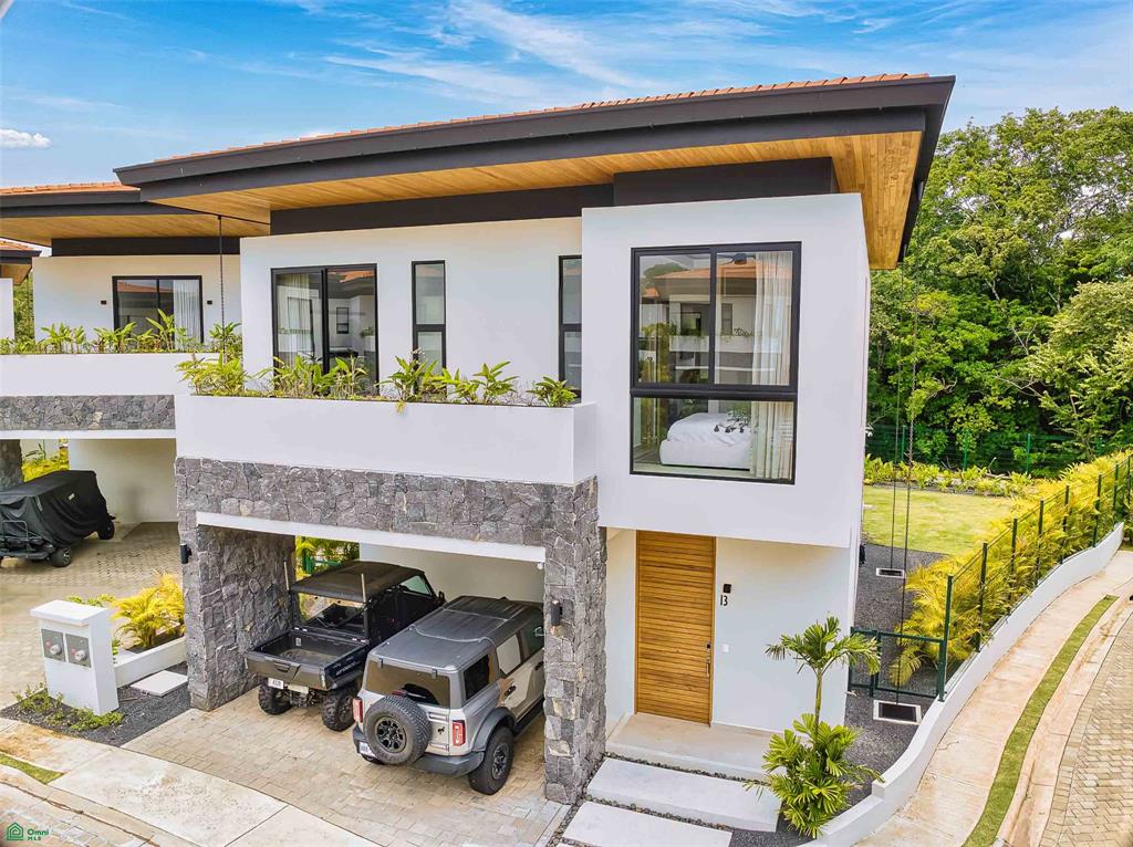 Four Bedroom Luxury Townhome