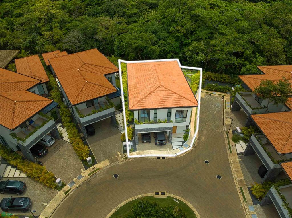 Four Bedroom Luxury Townhome