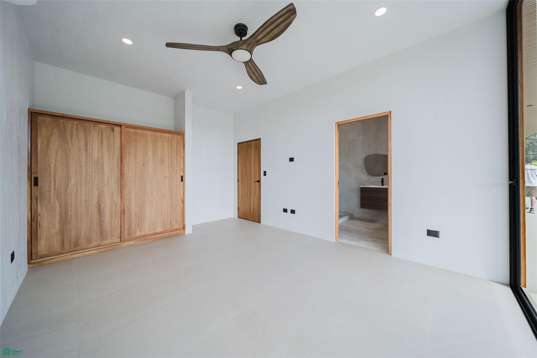 Brand New Luxury Residence