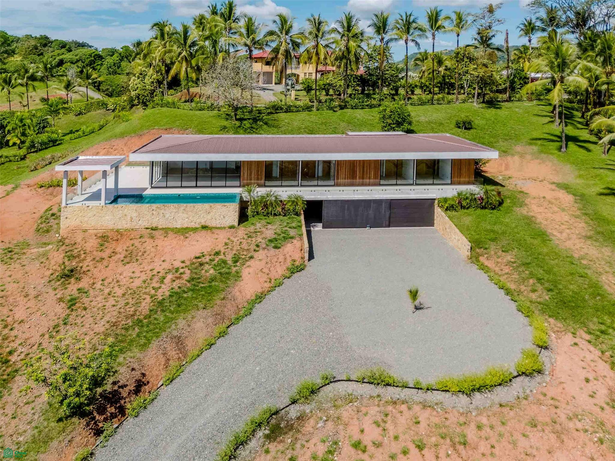 Brand New Luxury Residence