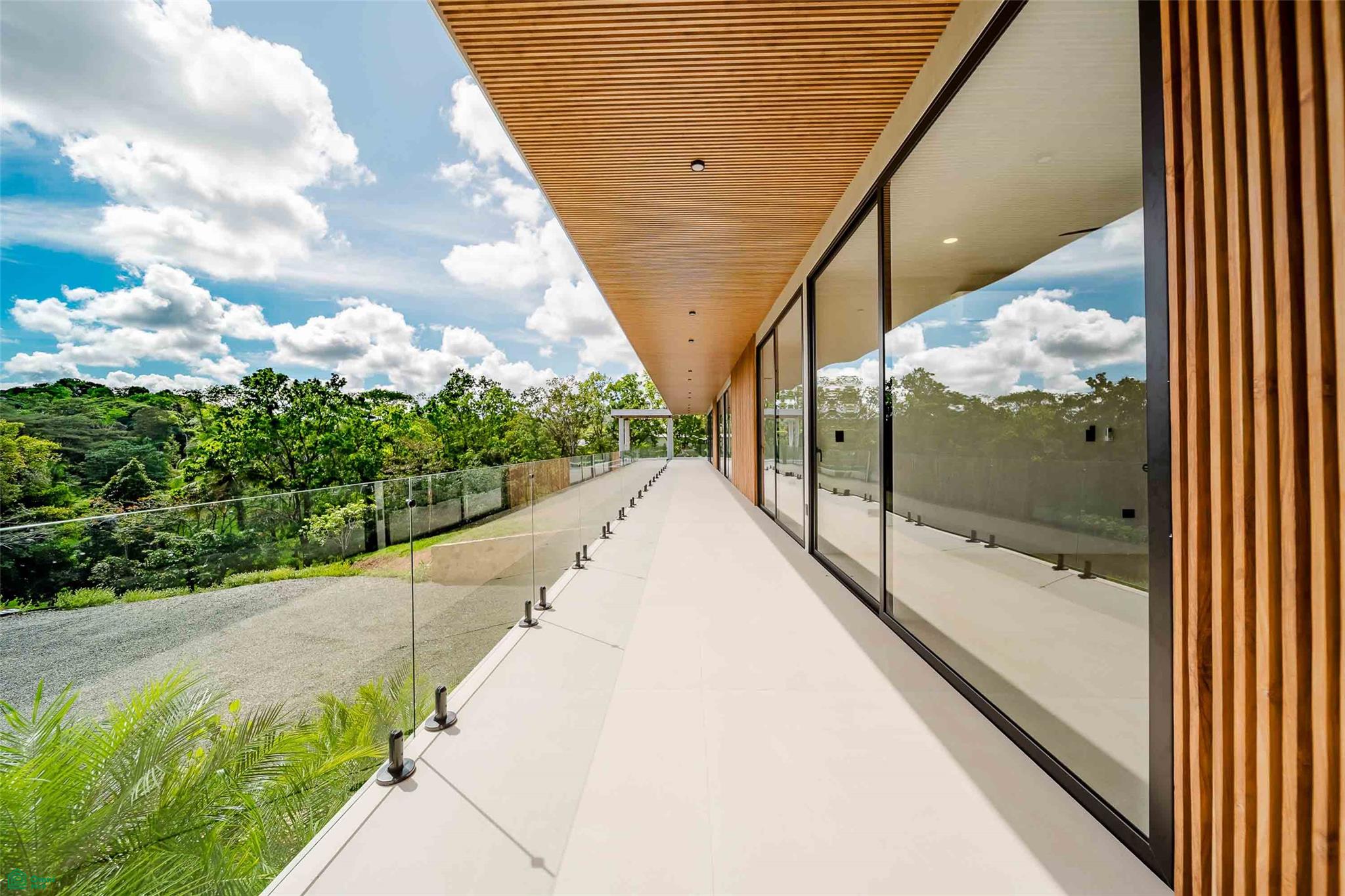 Brand New Luxury Residence
