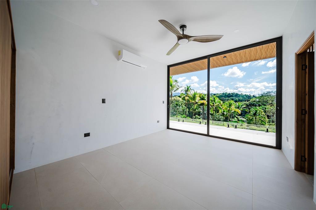 Brand New Luxury Residence