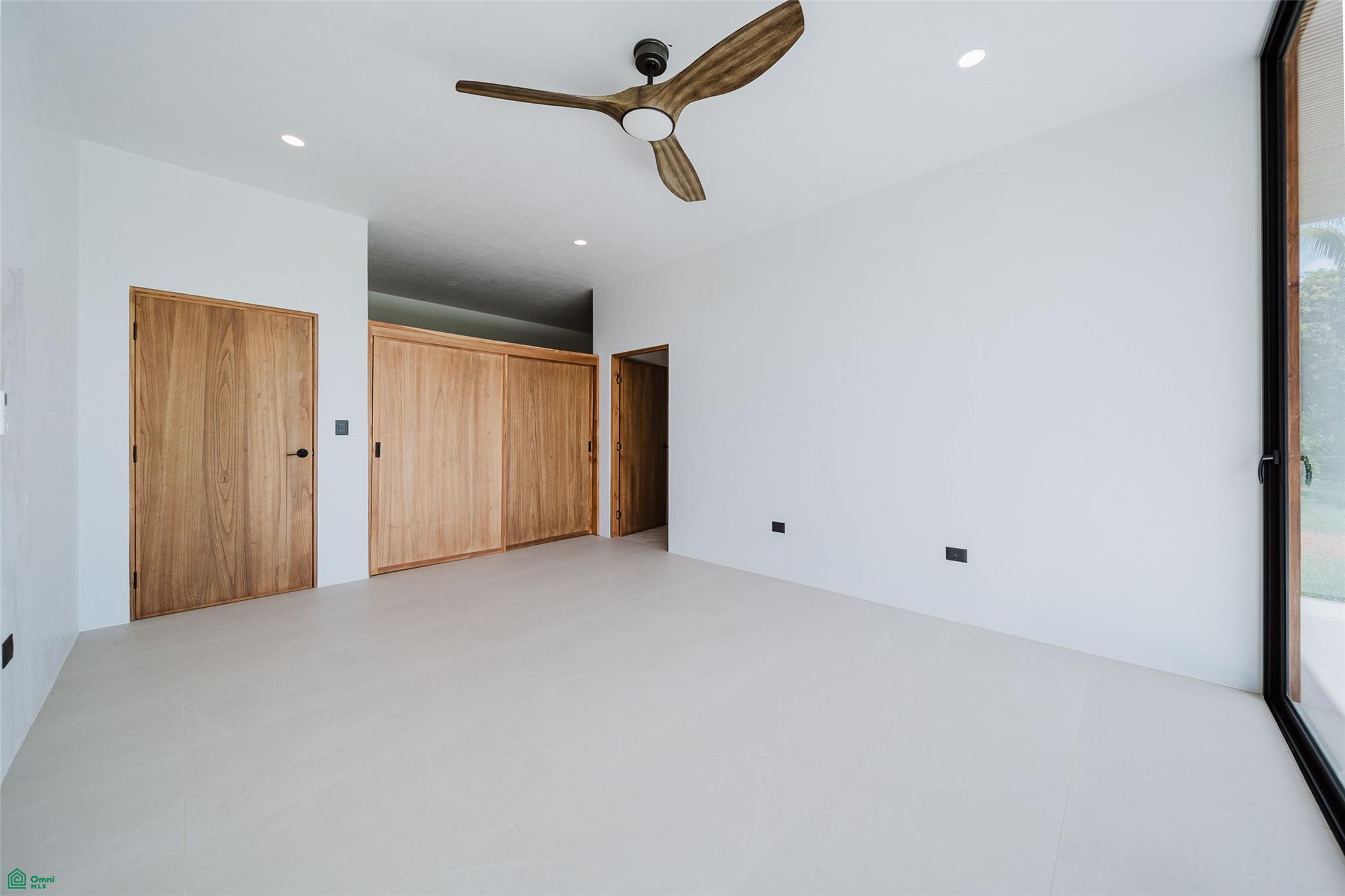 Brand New Luxury Residence