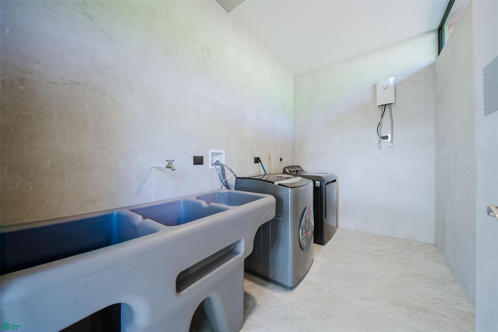 Brand New Luxury Residence