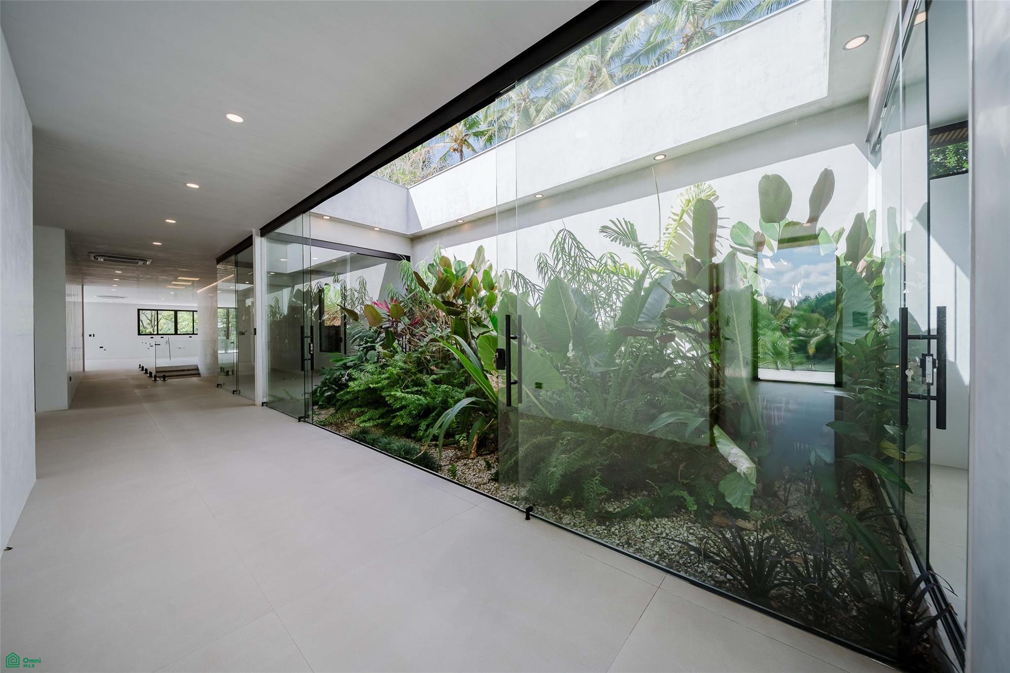 Brand New Luxury Residence